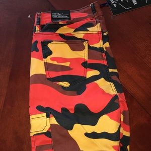 Orange camo pants brand new size 5/6